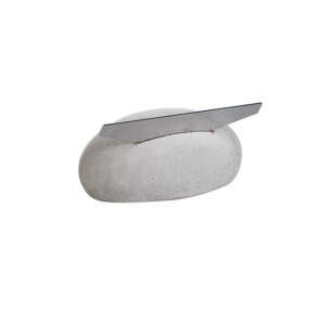 Arredare-salone-parrucchiere-con-poggiapiede-con-base-cemento